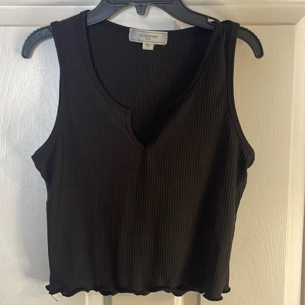 Black cropped tank top